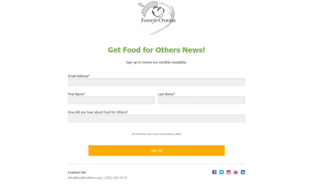 La landing page du site "Food for Others", qui présente un design simple et un formulaire de contact.