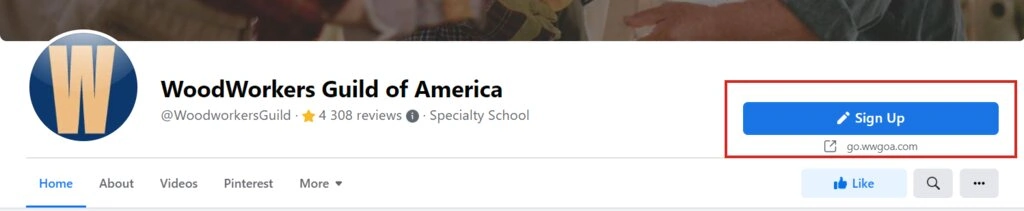La page Facebook de WoodWorkers Guild of America affiche un bouton d'inscription.