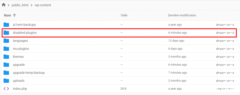Le gestionnaire de fichiers Hostinger met en évidence le répertoire disabled-plugins